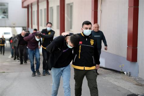 A­d­a­n­a­­d­a­ ­1­ ­m­i­l­y­o­n­ ­l­i­r­a­l­ı­k­ ­v­u­r­g­u­n­ ­y­a­p­a­n­ ­h­ı­r­s­ı­z­l­a­r­ ­y­a­k­a­l­a­n­d­ı­